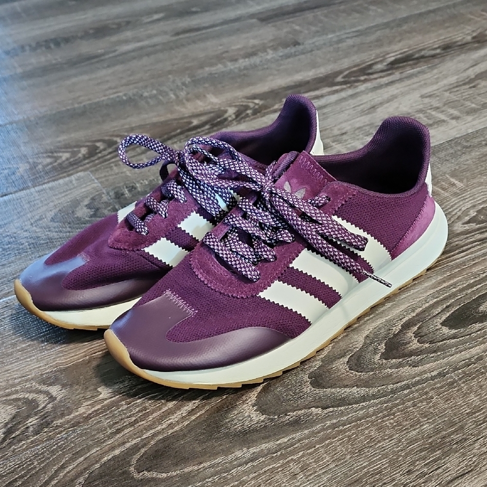 Adidas "Flashback" Sneakers